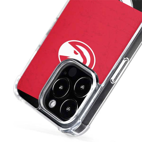 NBA Atlanta Hawks Distressed iPhone 15 Pro MagSafe Case